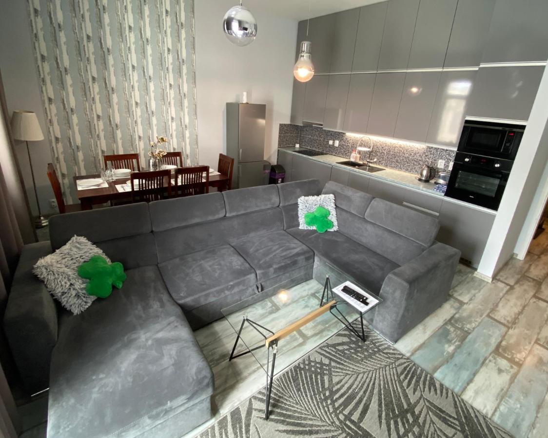 Royal City Centre Apartment Poprad Buitenkant foto