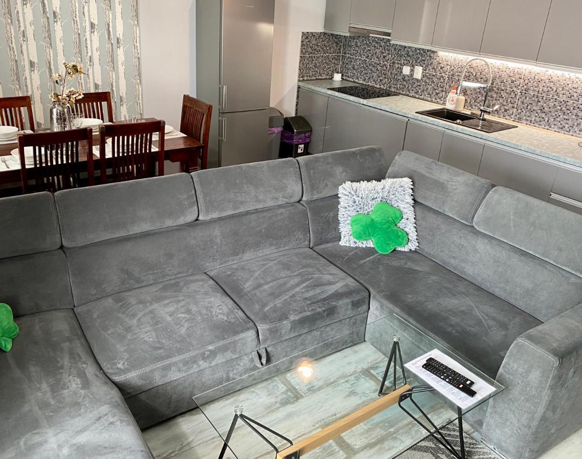 Royal City Centre Apartment Poprad Buitenkant foto