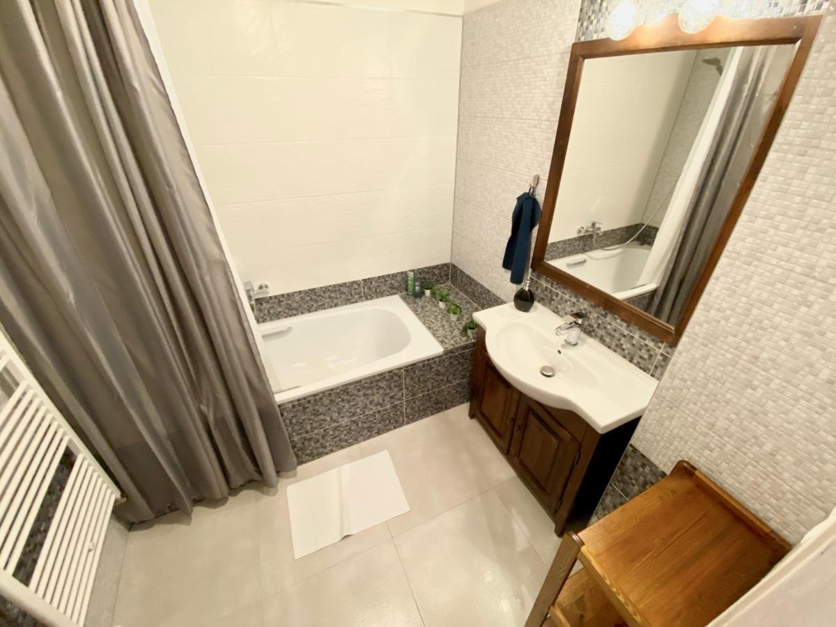 Royal City Centre Apartment Poprad Buitenkant foto