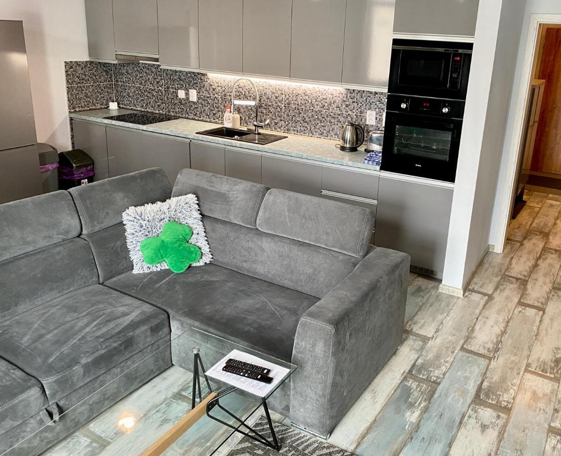 Royal City Centre Apartment Poprad Buitenkant foto