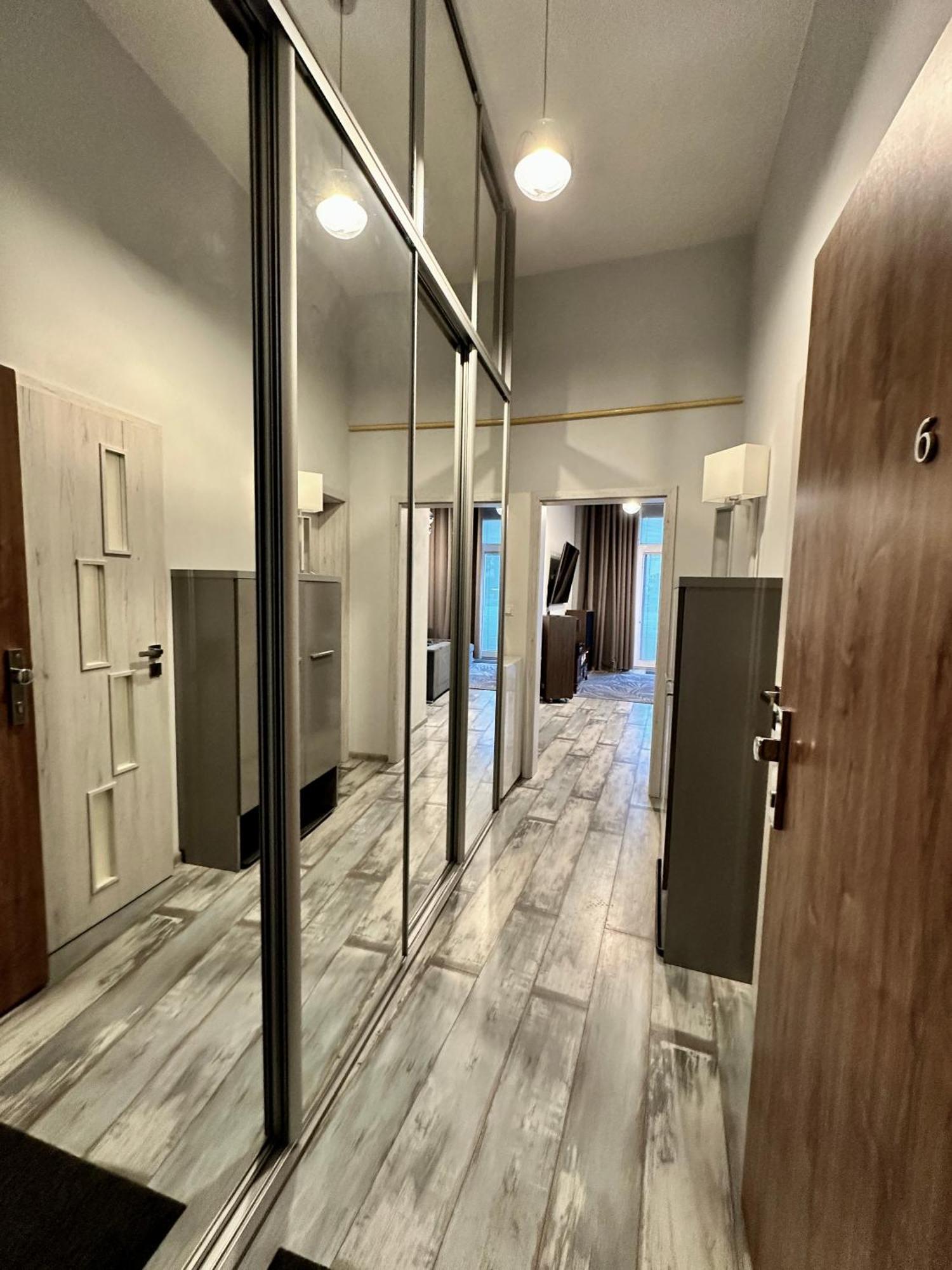 Royal City Centre Apartment Poprad Buitenkant foto