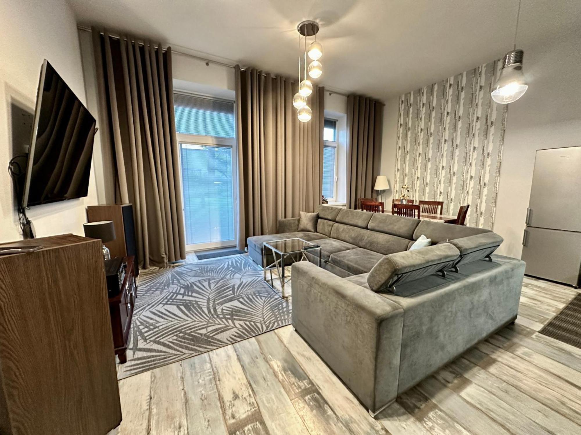 Royal City Centre Apartment Poprad Buitenkant foto