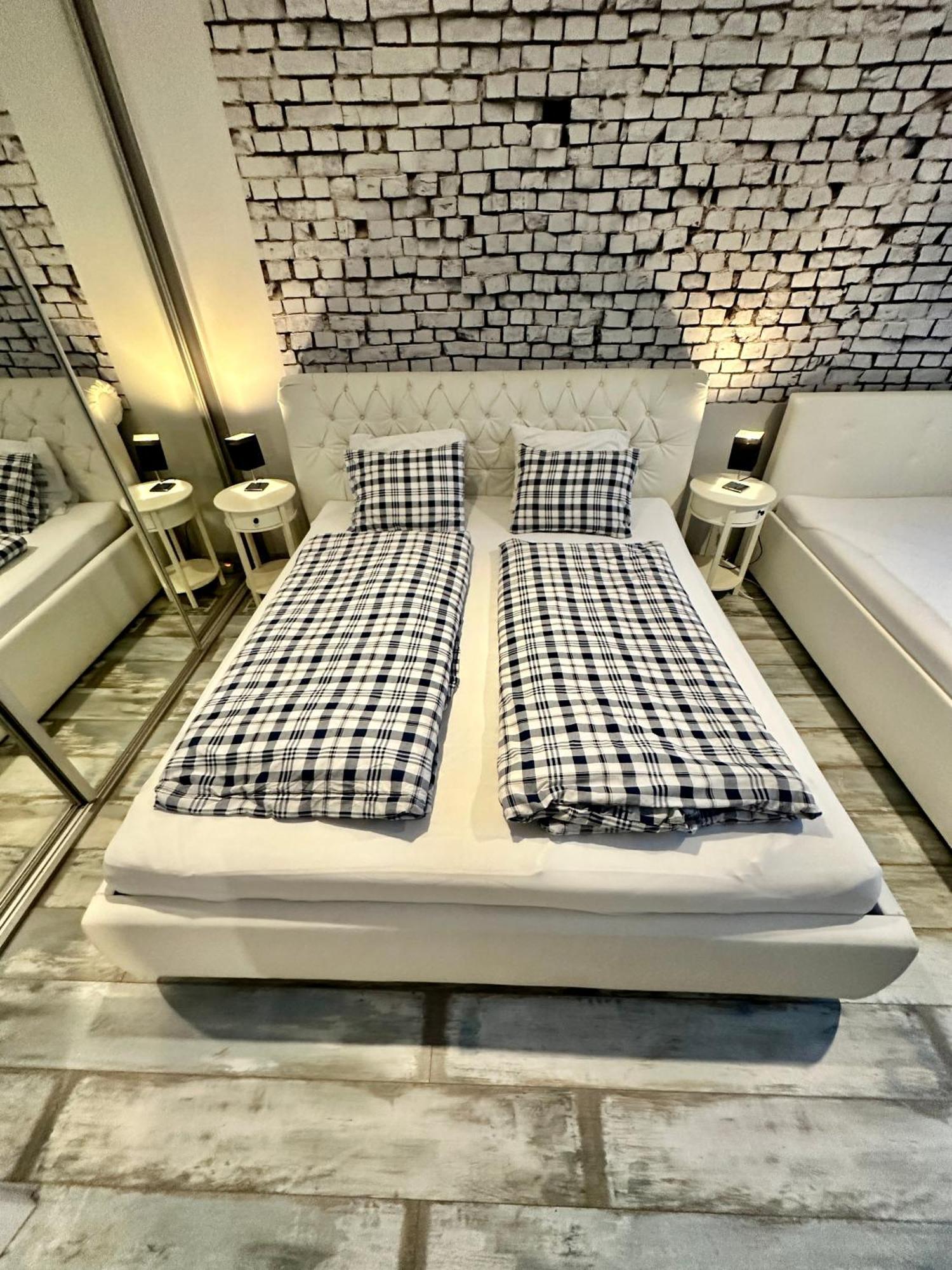 Royal City Centre Apartment Poprad Buitenkant foto
