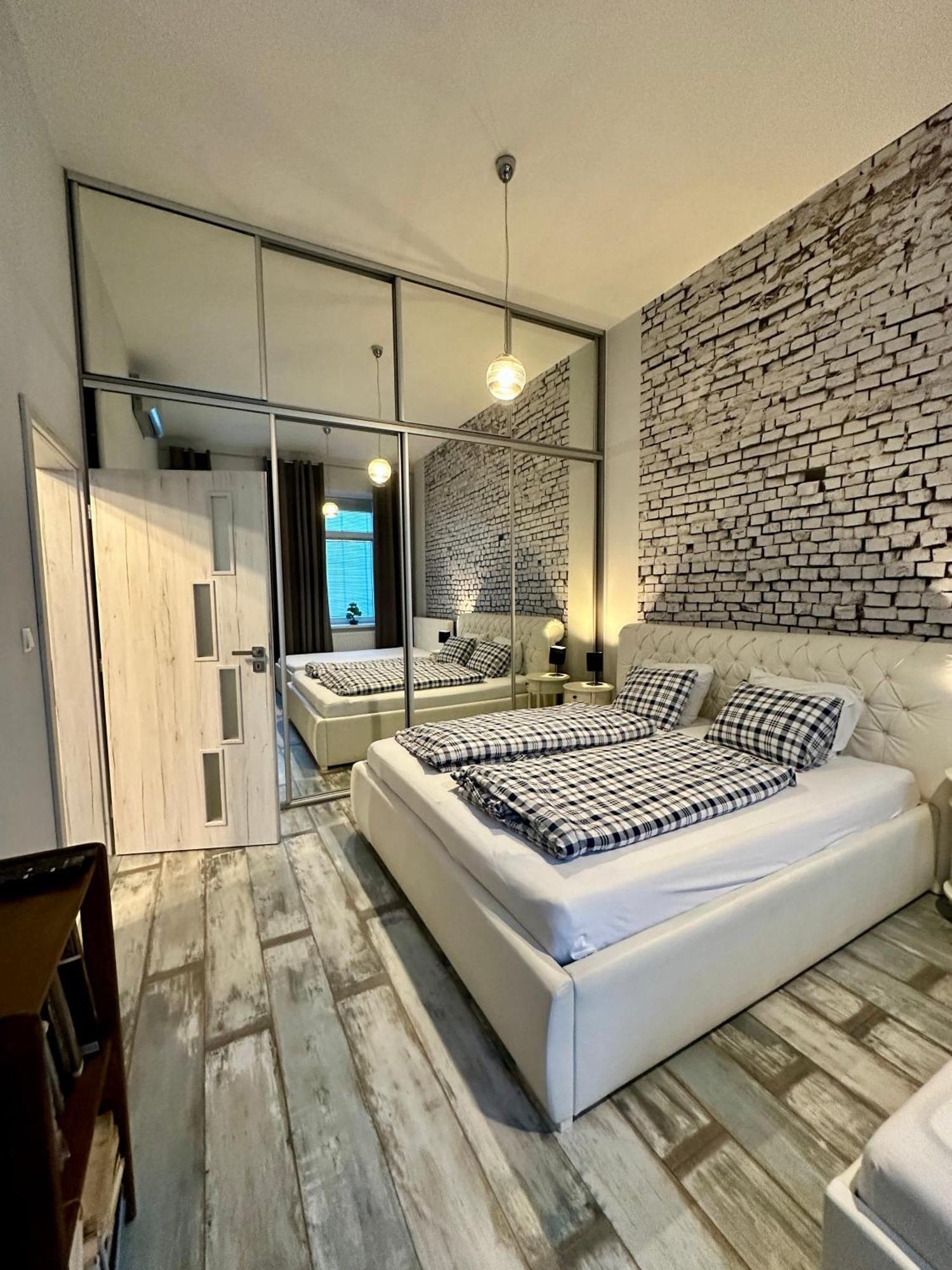 Royal City Centre Apartment Poprad Buitenkant foto